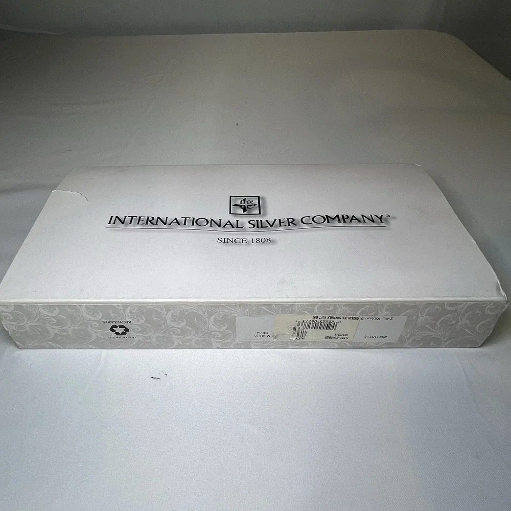 New‎ International Silver Company 2 Piece 10 1/4